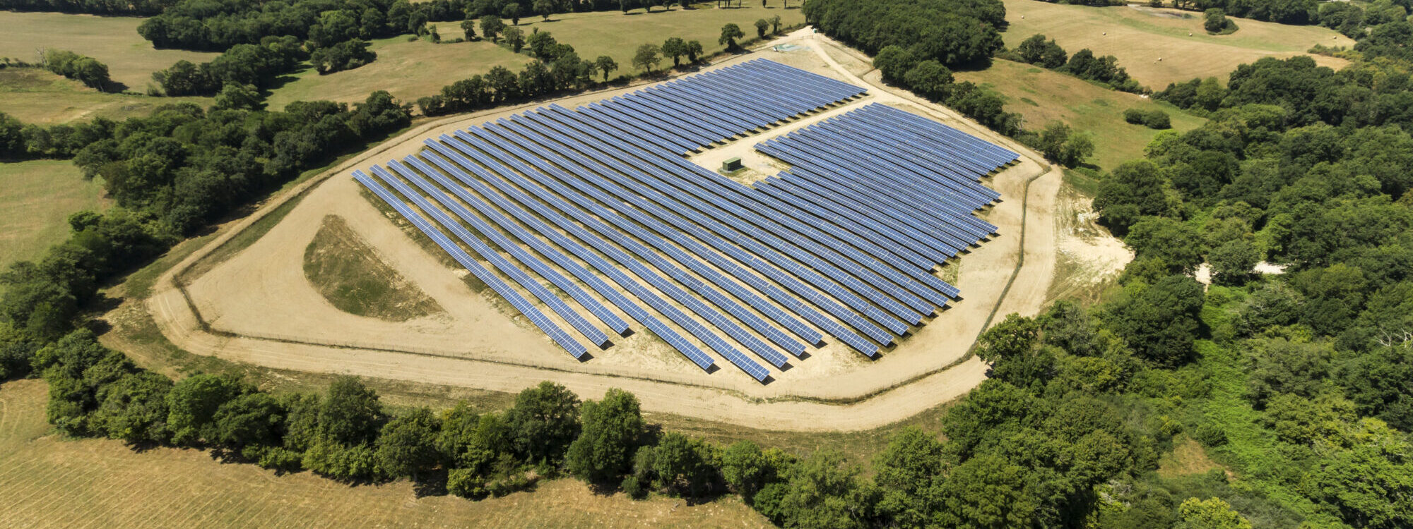BANNER2654_FR 2000X750 | PDF-PMO Structures acier pour centrales photovoltaïques et ombrières solaires sur mesure Ensisheim